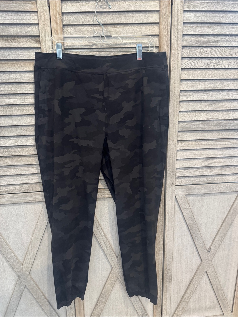 Lululemon Adapted State Black Camo Women's High Rise joggers size 14